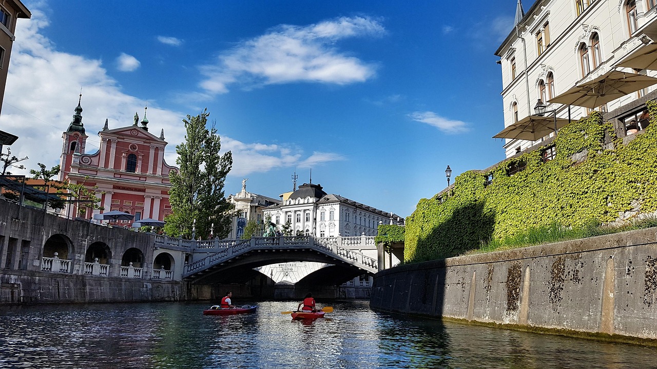 Slovenia ljubljana-2149704_1280