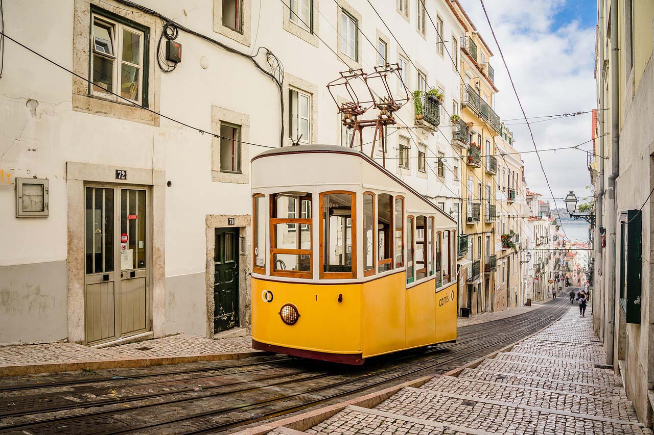 2_lisbon-8275988_1280