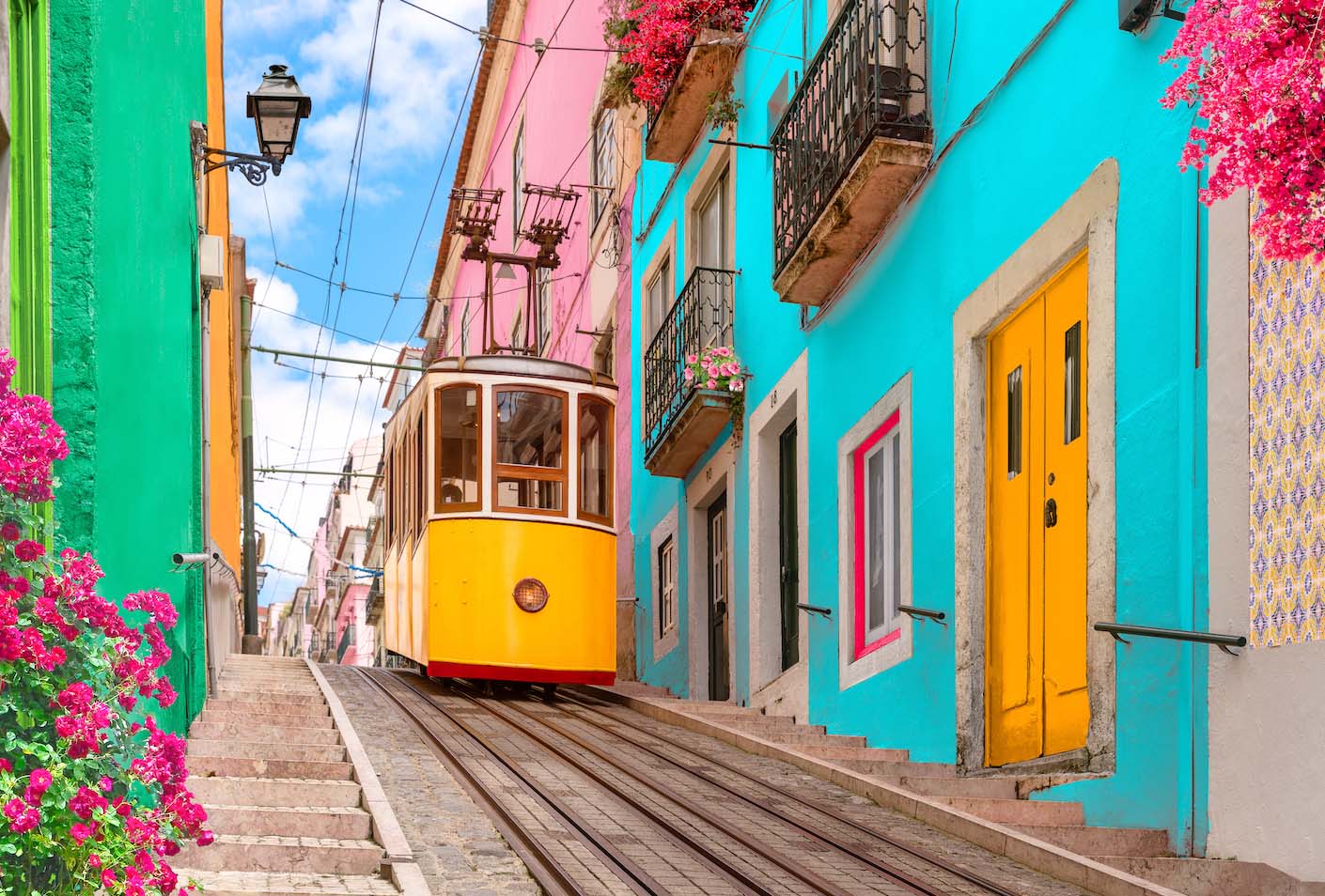 Vintage Tram, Lisbon © Armando Oliveira