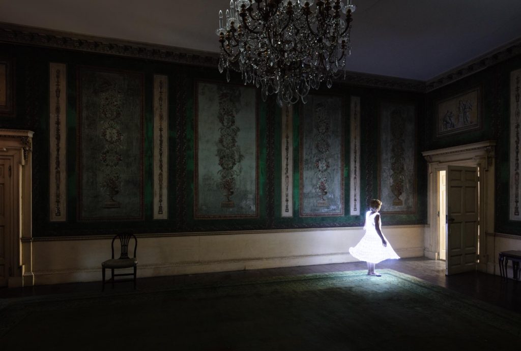 © Adrien Broom